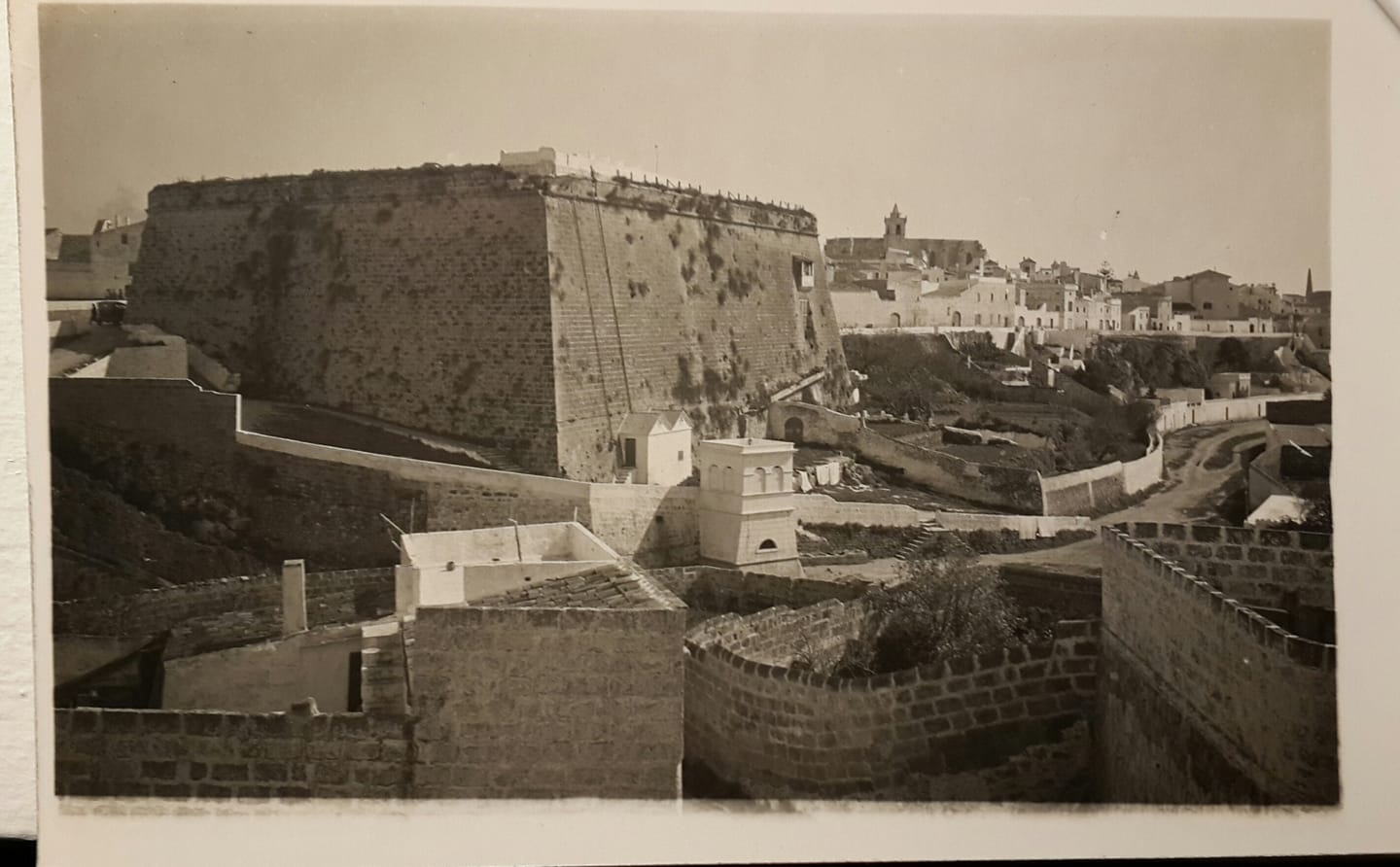 Menorca, IMATGES D´EN PRIMER: Bastió i muradeta